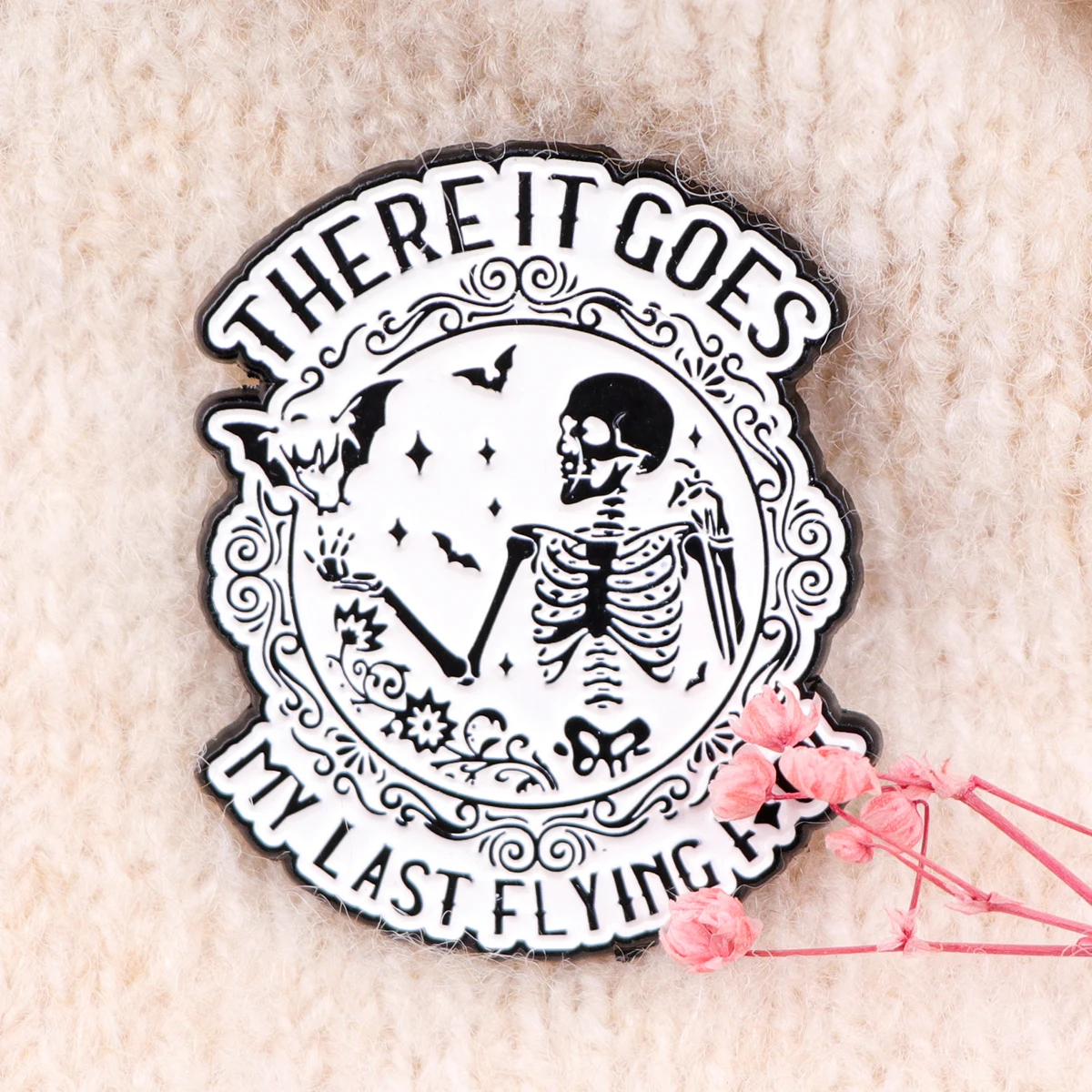 Skeleton Bat Enamel Pin Halloween Brooch Pines Lapel Pins Badge on Backpack Clothing Accessories Punk Jewelry Holiday Gifts