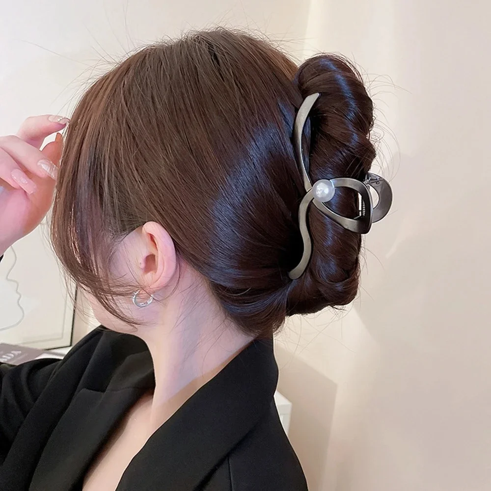 Modische Perlen-Haarklammer für Frauen Unregelmäßige Punk-Vintage Haarspangen Stilvolles Accessoire für Erwachsene – Detail 3