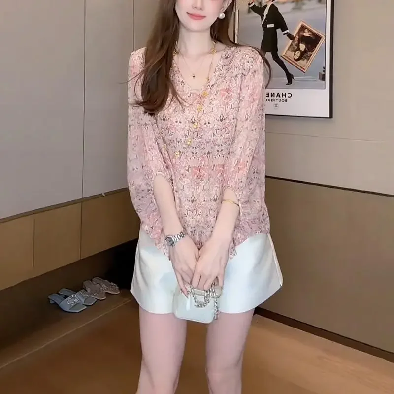 

French Floral V-neck Three-quarter Sleeve Shirt for Women Summer New Fashion Chic Loose Thin Top