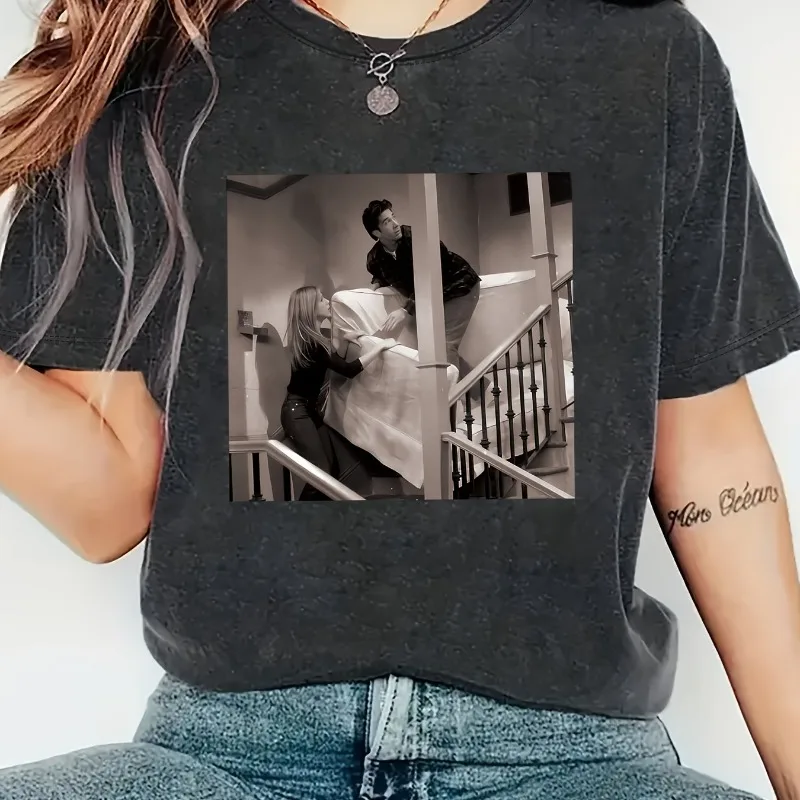 

Friends "hilarious Scene Pattern Women's Four Season New Casual and Fashionable T-shirt Suitable for Both Men and Women