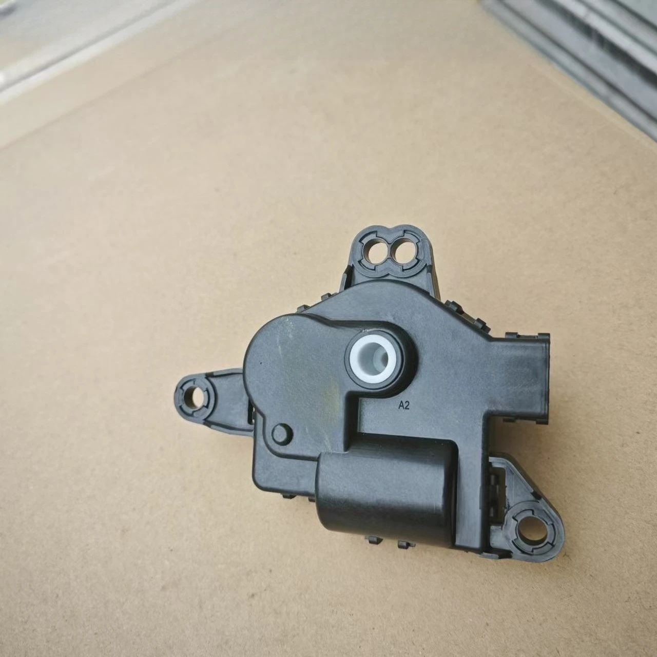 attuatore-motore-sportello-miscelatore-aria-condizionata-per-ford-ranger-everest-mazda-bt-50-2012-1718214-ab39-19e616-ba-uc9p-61-a60