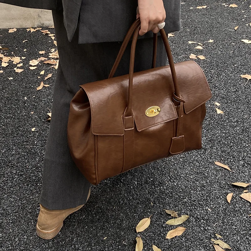 

Новинка 2024 года, большая сумка из мягкой кожи, большая вместительная вощеная сумка на плечо для женщин, винтажный портфель для работы, просторная сумка для ноутбука