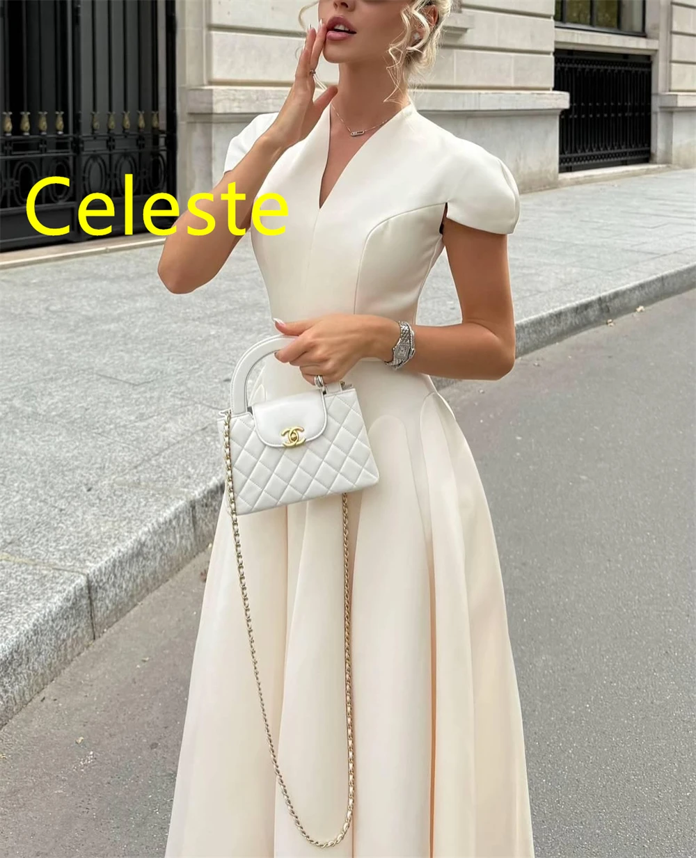 

Индивидуальные вечерние платья из мягкого белого джерси. Изысканные платья с v-образным вырезом и короткими рукавами. Платья для встречи выпускников. Современные платья для особых случаев.