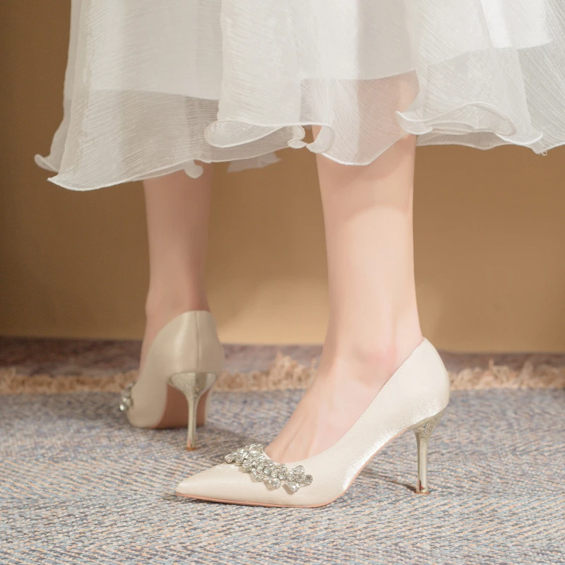 جديد أشار تو الانزلاق على حجر الراين عالية الكعب الربيع والخريف مزاجه خنجر حذاء واحد