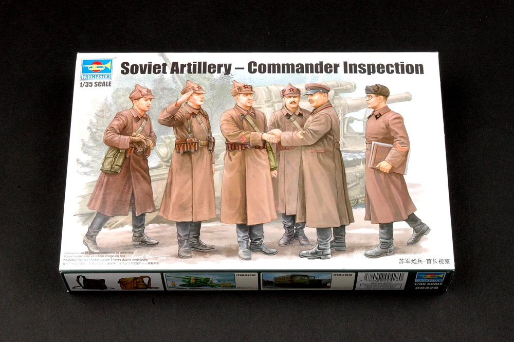 Trumpeter 00428 1/35 Scale Soviet Commander Inspection TR Artillery Man Miniature Figure Plastic Assembly Building Model Kit