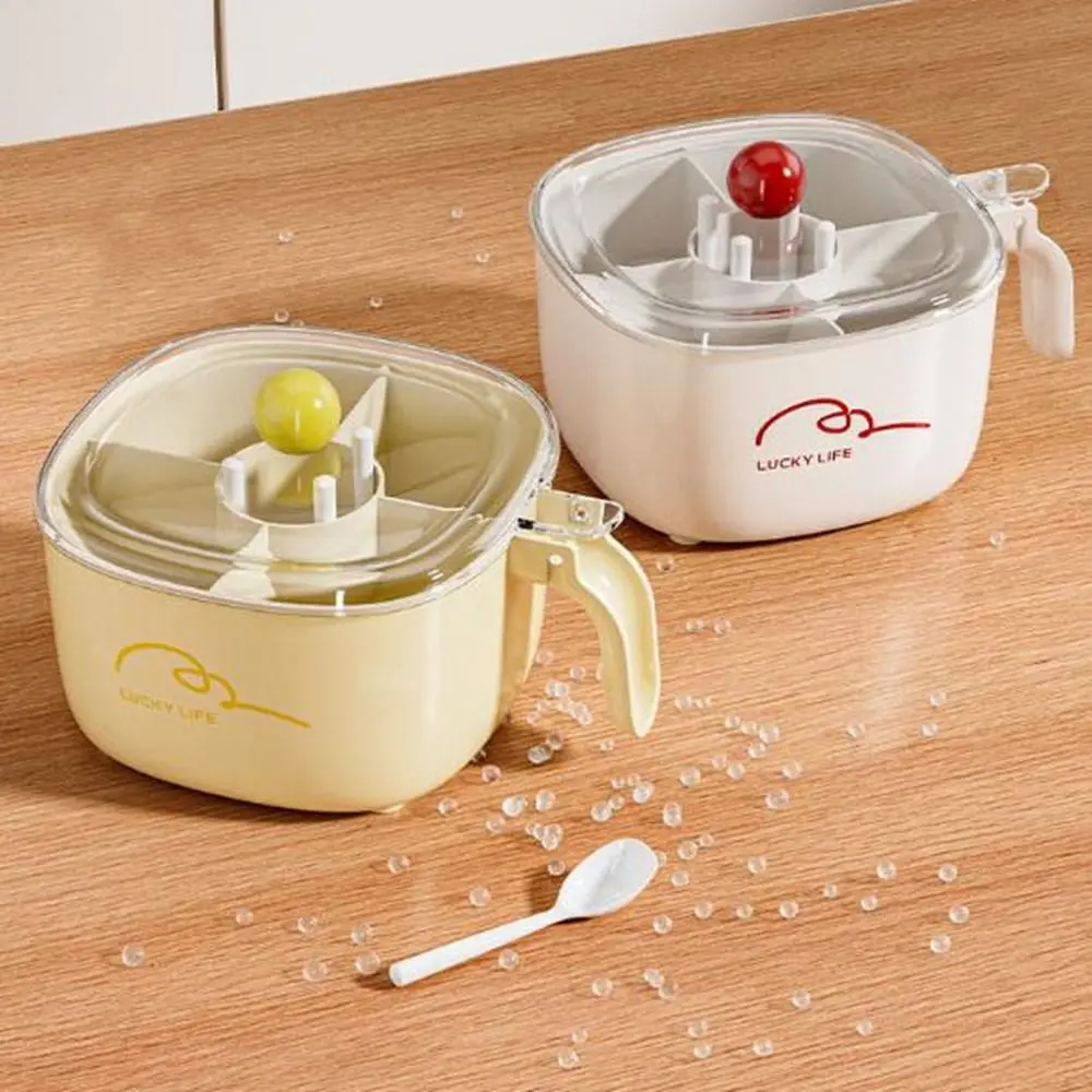 Plastic 4 in 1 Seasoning Box Large Capacity Moisture-proof Spice Container with Lid Spoon Sealed Condiment Container For Kitchen