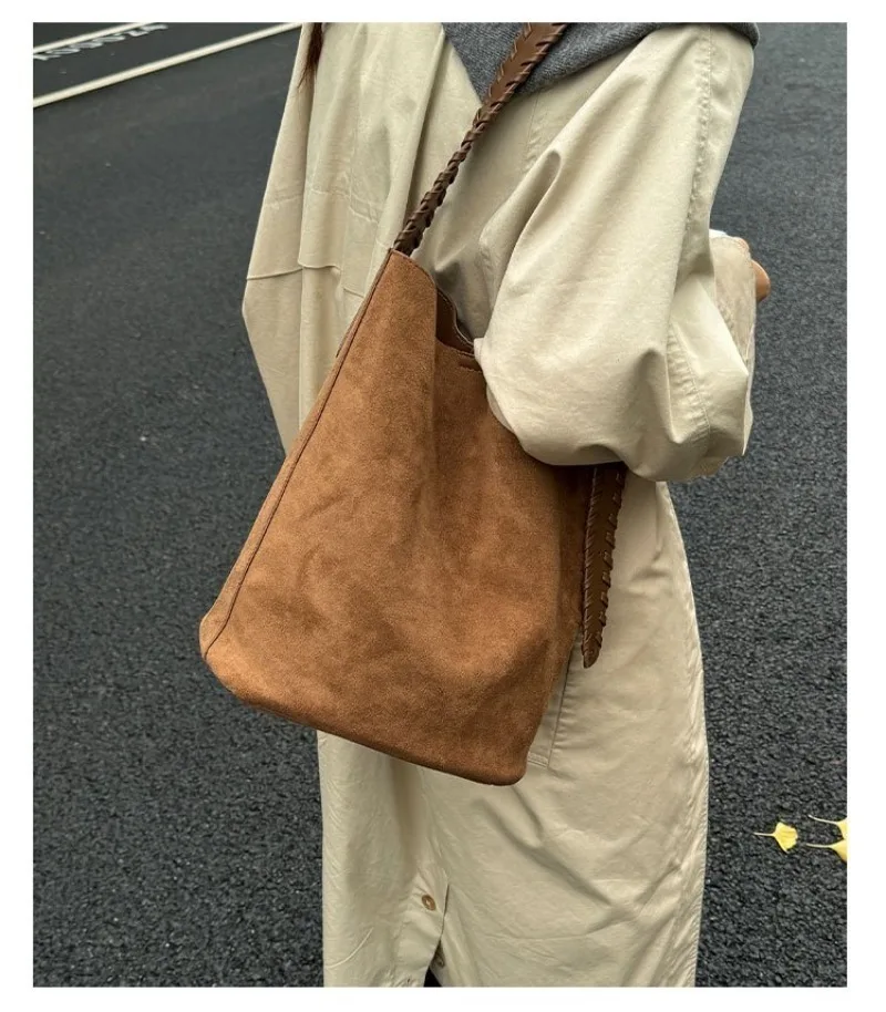 Mehrfarbige Wildleder-Schultertasche mit Verstellbarem Riemen, Lässiger Stil für Tägliches Einkaufen, Verabredungen, Pendeln und Kurzreisen – Detail 9