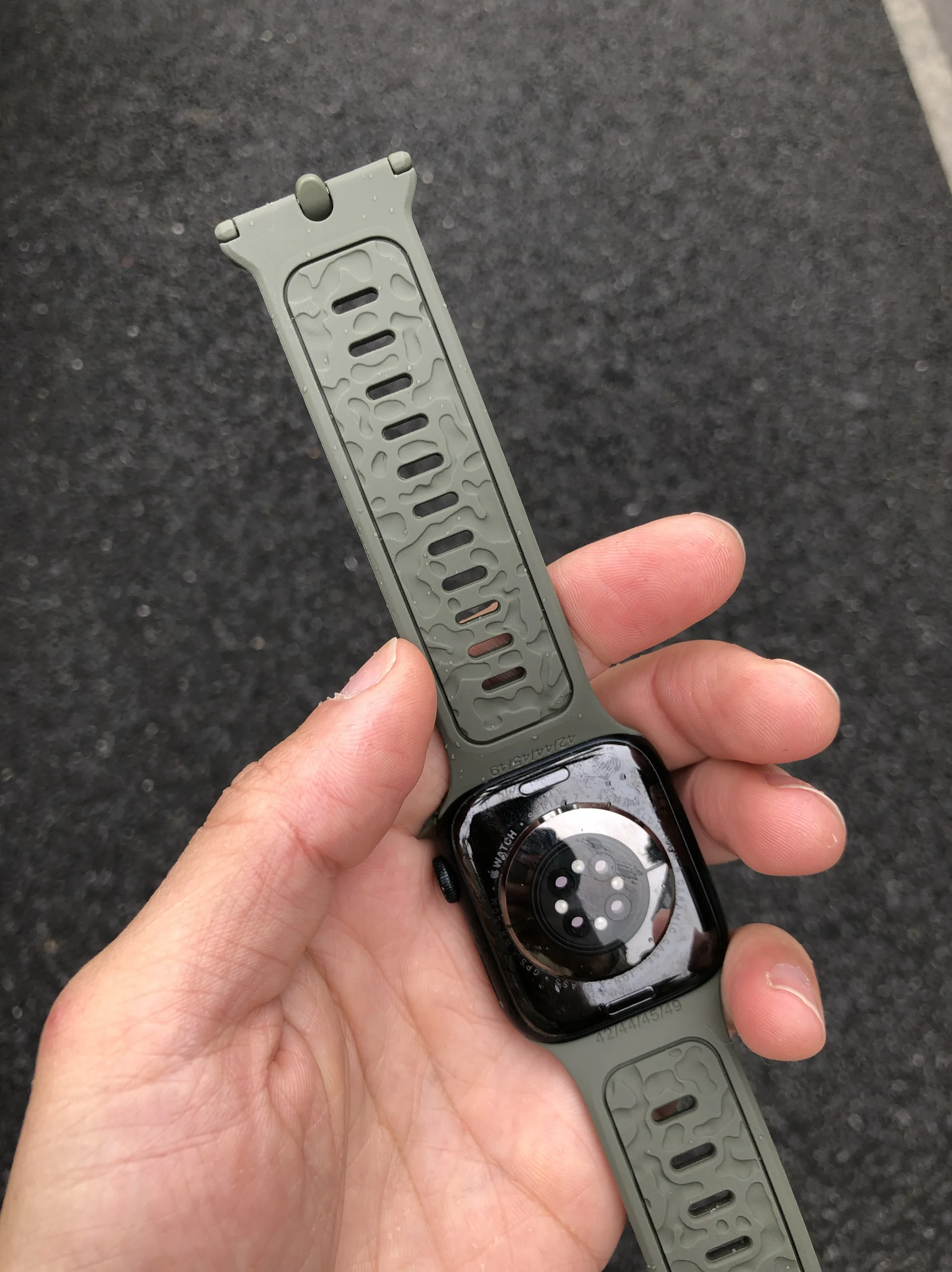 Kakeband new buckle is suitable for Apple Watch IWatch Strap S10 genuine leather silicone98breathableUltrawideAppleWatch    T53A