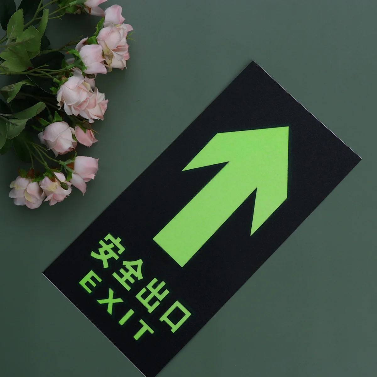 8 قطعة علامة خروج مضيئة Photoluminescent السلامة الجدار ملصق لباب الطوارئ مكتب المدرسة التجزئة خروج ملصق السلامة المرورية