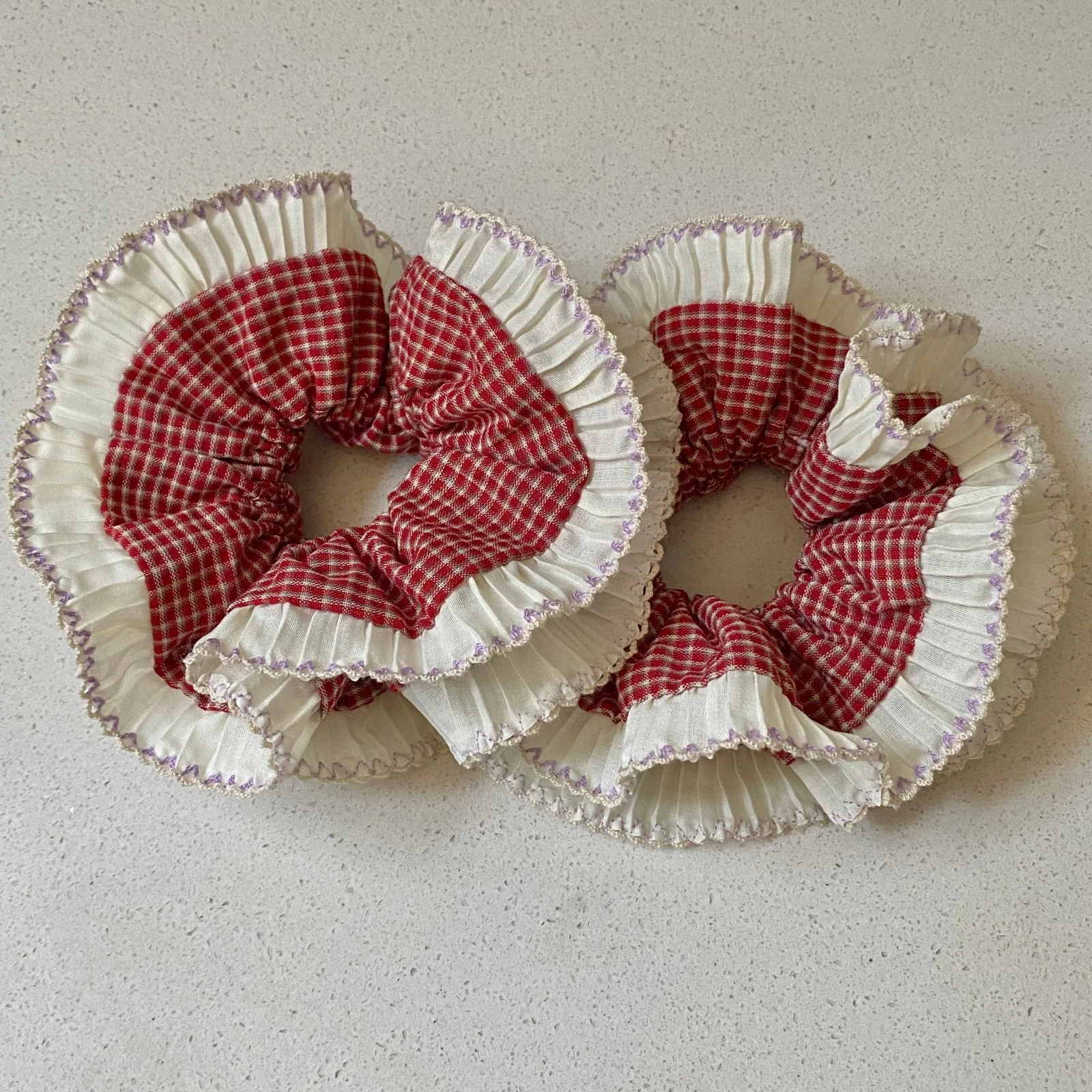 Haargummis, rot-weißes Gingham-Karomuster, gerüschte Haargummis mit Spitzenbesatz, niedlicher, eleganter Haarschmuck für tägliches Styling und Partys