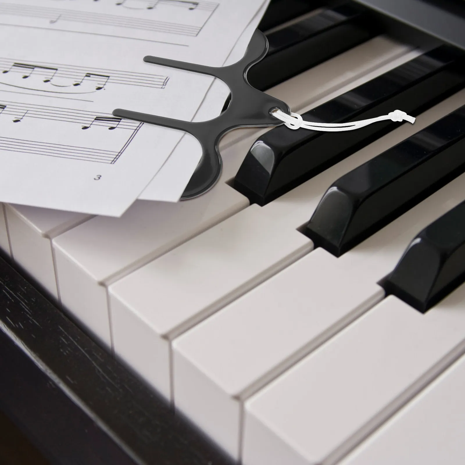 Small Shaped Sheet Music Clip Sturdy Music Page Holder and Books Easy Carry Notation Clip for Musicians and Learners
