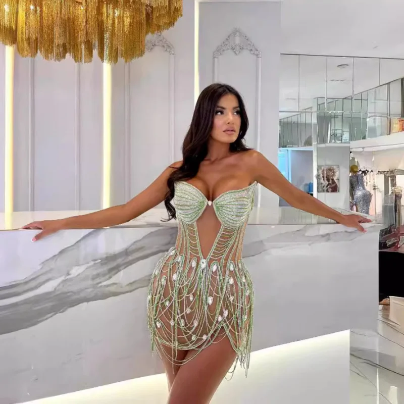 

2025Новое поступление, блестящая зеленая бриллиантовая цепочка, сексуальное прозрачное короткое платье без бретелек, элитное вечернее платье для дня рождения