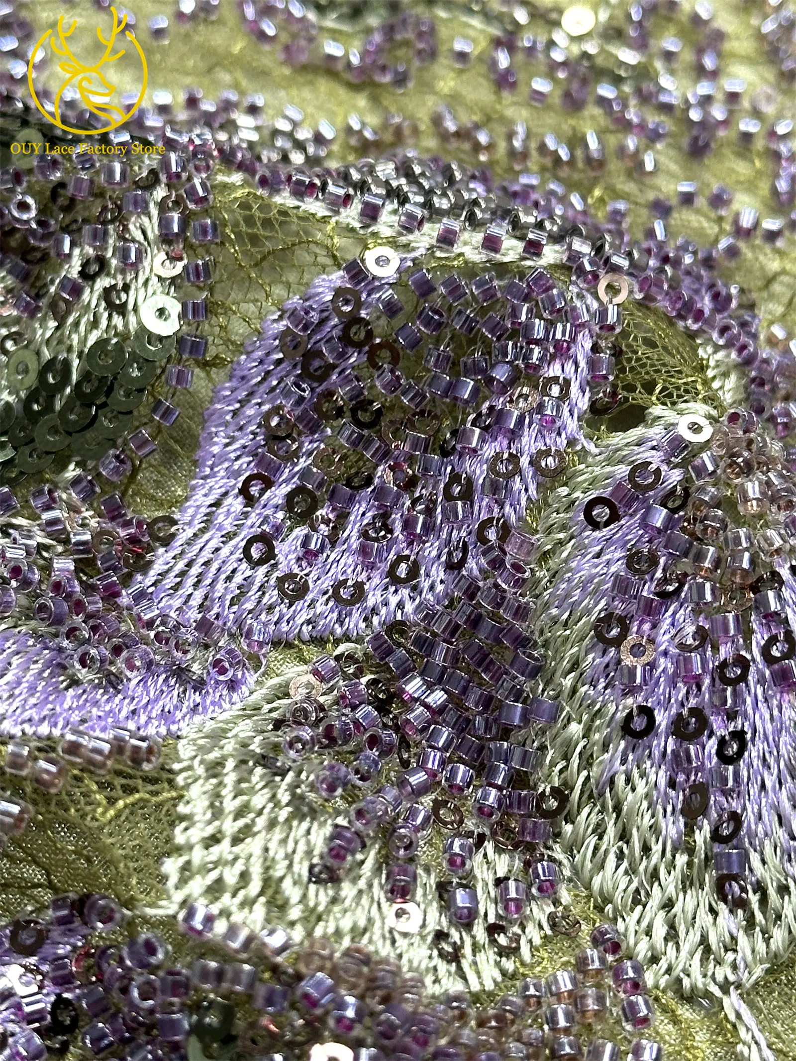Nigerianischer Spitzenstoff im neuen Stil mit 3D-Stickerei, 5 Yards, eleganter afrikanischer Spitzenstoff mit Perlen und Pailletten für Brautkleider und Hochzeitskleider zum Nähen – Detail 9