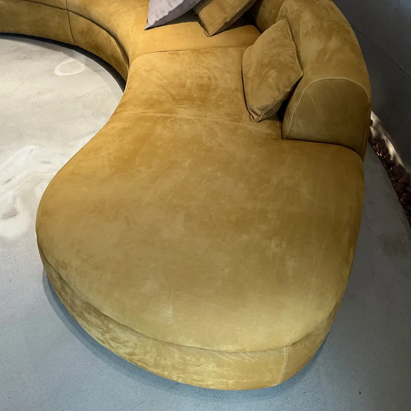 أريكة قماشية منحنية بسيطة ومبتكرة