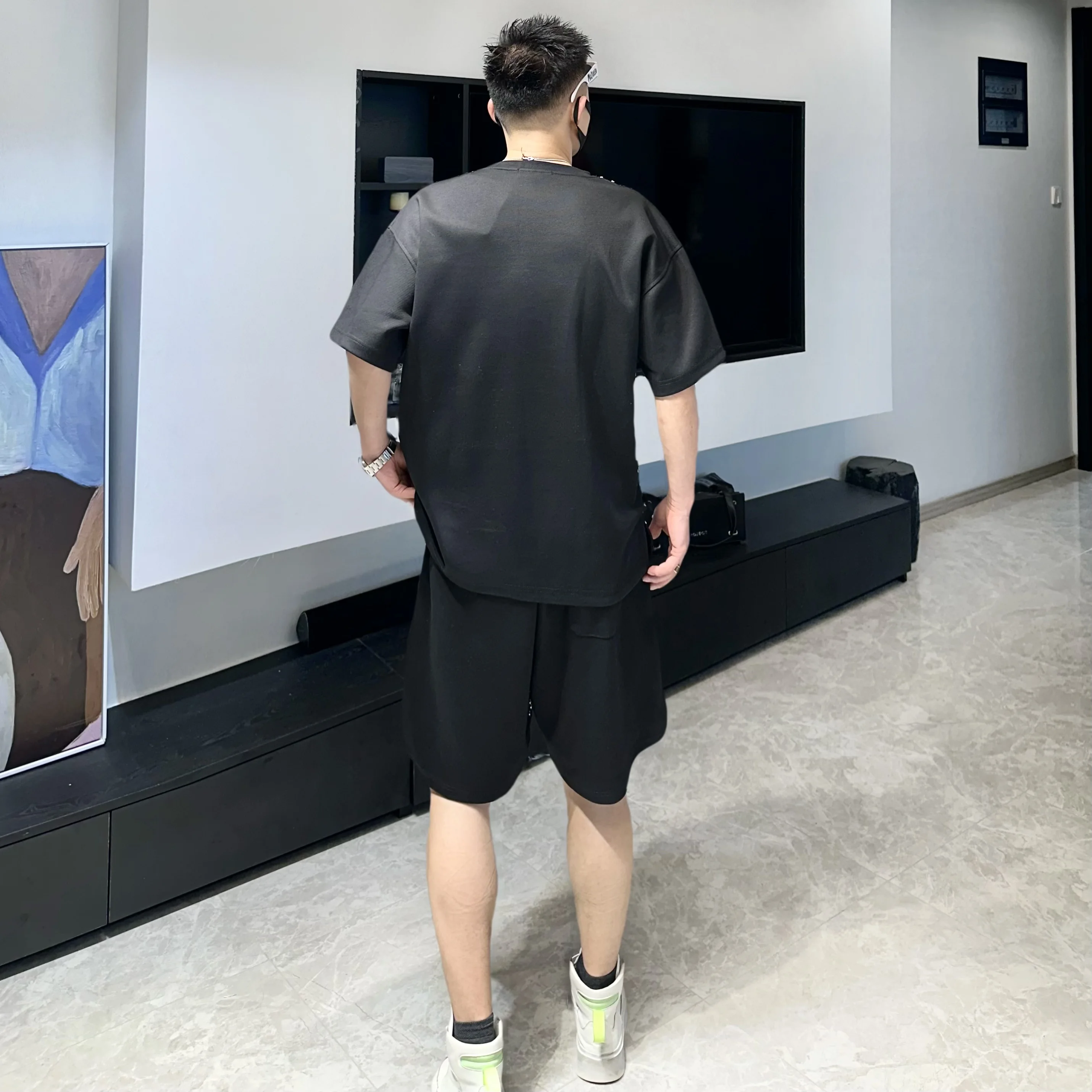 2025 Fashion Handsome Men Summer Trend Heavy Craft Rivet Inlaid Diamond Personality Round Neck Short Sleeve Shorts Two-piece Set