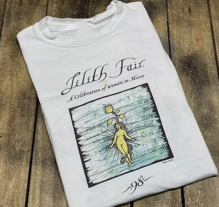 

Lilith Fair erykah badu T Shirt- HOT - New July 4th Shirt,, Hot Gift July Shirt