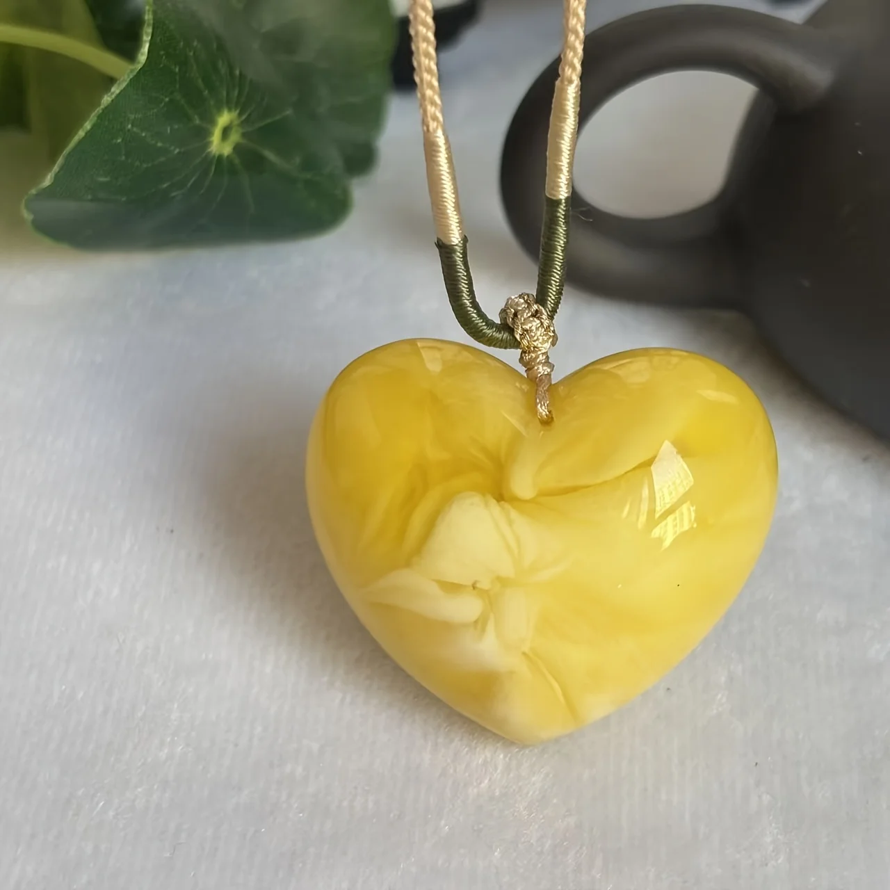 Natural Beeswax Pendant Amber Hand String Bracelet Men's and Women's Heart-shaped Pendant Suit Sweater Chain Pendant