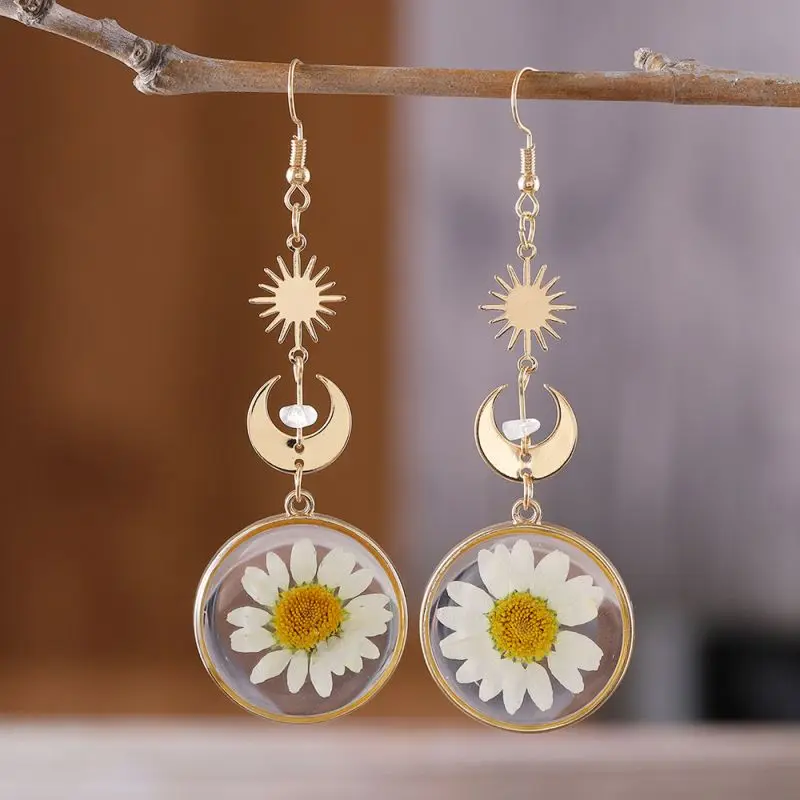 

Natural White Daisy Pressed Earring Boho Statement Pressed Flower Earrings Cute Daisy Earring Wholesale Fashion Boho Jewelry