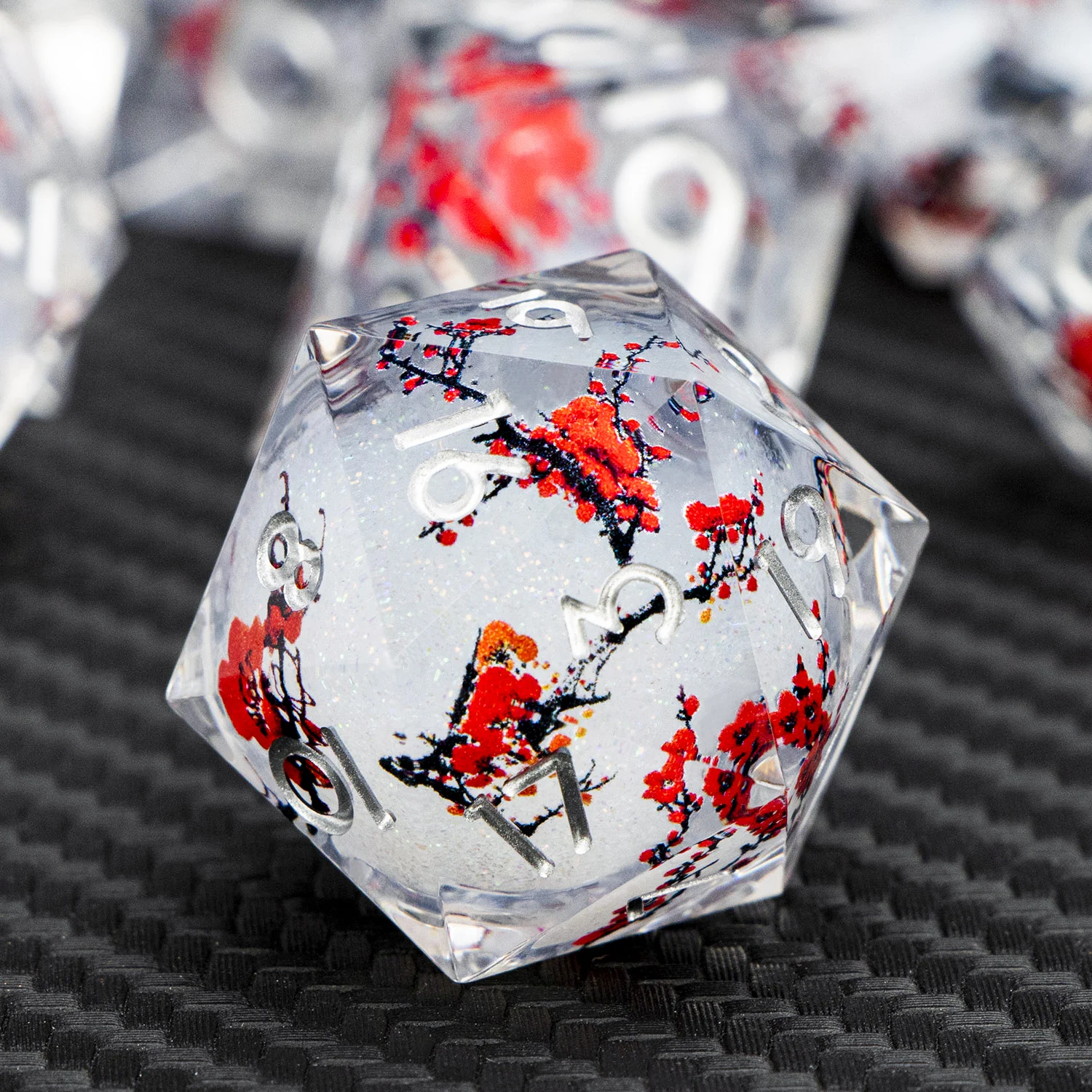 

Набор кубиков DND с жидким наполнителем «Белый цветок сливы», полиэдральные кубики из смолы с острыми краями для ролевых игр в стиле Dungeons and Dragons