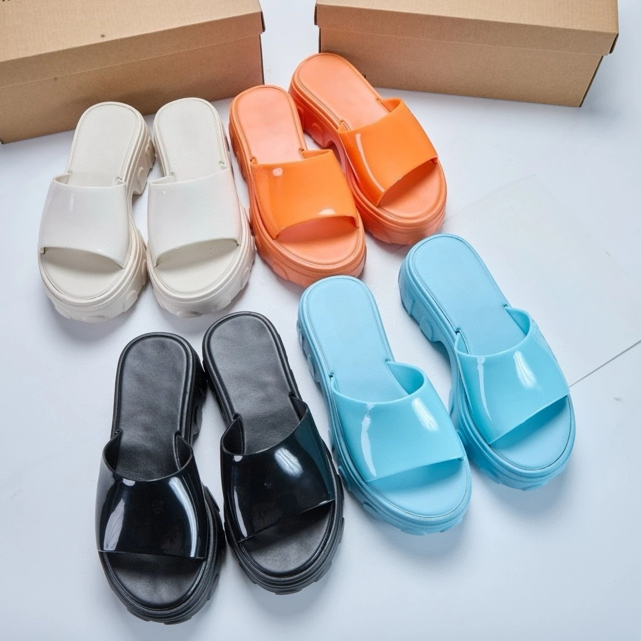 

2026 New Jelly Shoes Muffin Thick Bottom One Word Wide Noodle Mop Light Beach Sandals