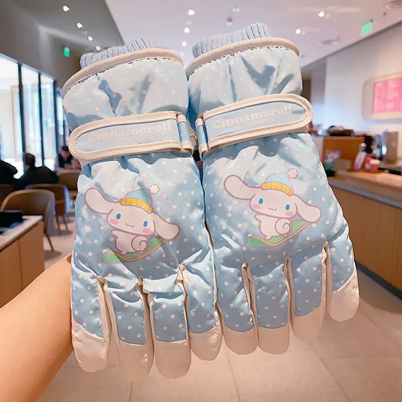 MiniSO Sanrio ถุงมือสกีเด็ก Hello Kitty Cinnamoroll Pom Pom Purin Kawaii อะนิเมะห้านิ้วถุงมือกีฬากลางแจ้งของขวัญ