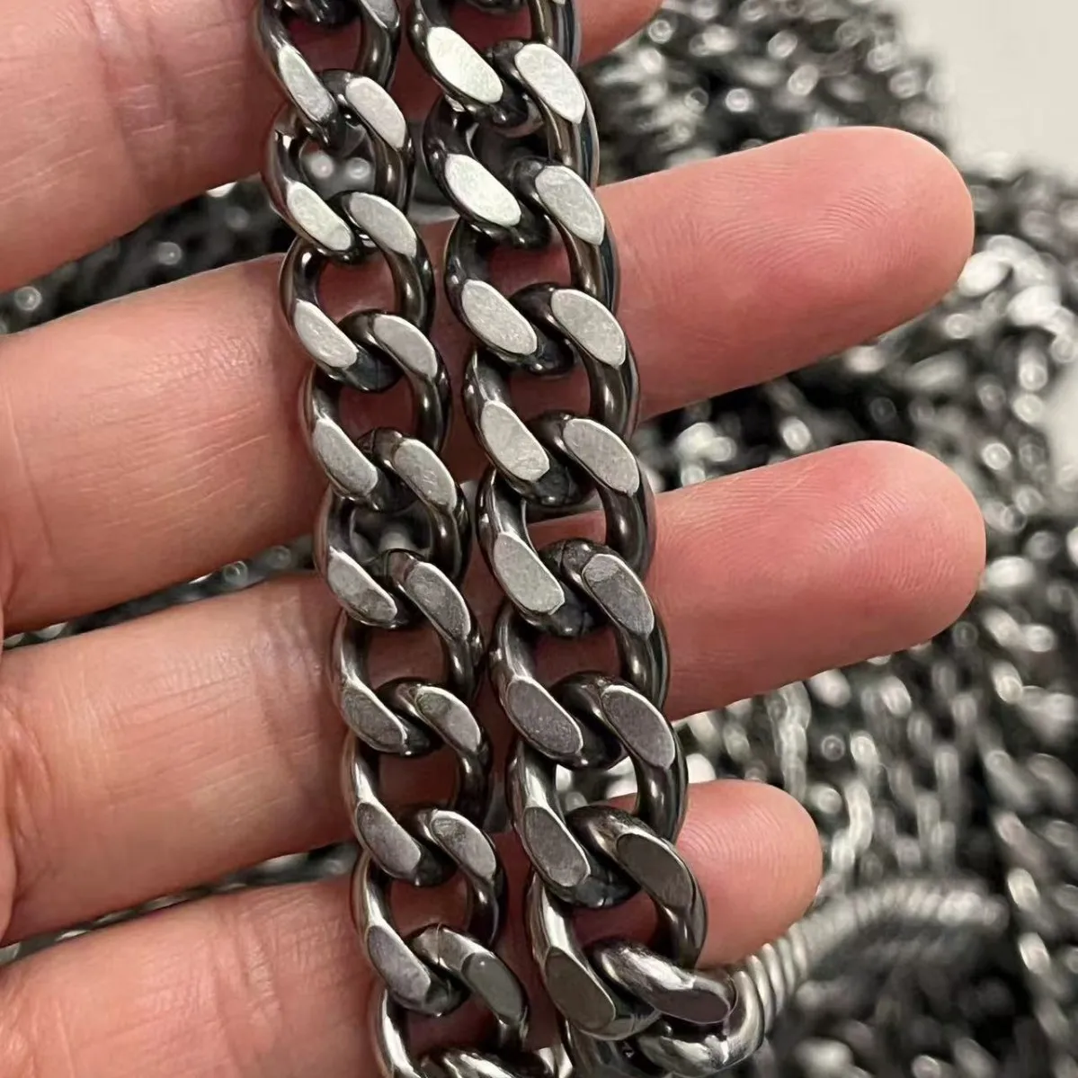 10 Meters Pure Titanium Cuban Link Chain for DIY Necklace Bracelets Bag 9.5/10.5mm Ultra-Lightweight Rust-Proof Unisex DIY Chain