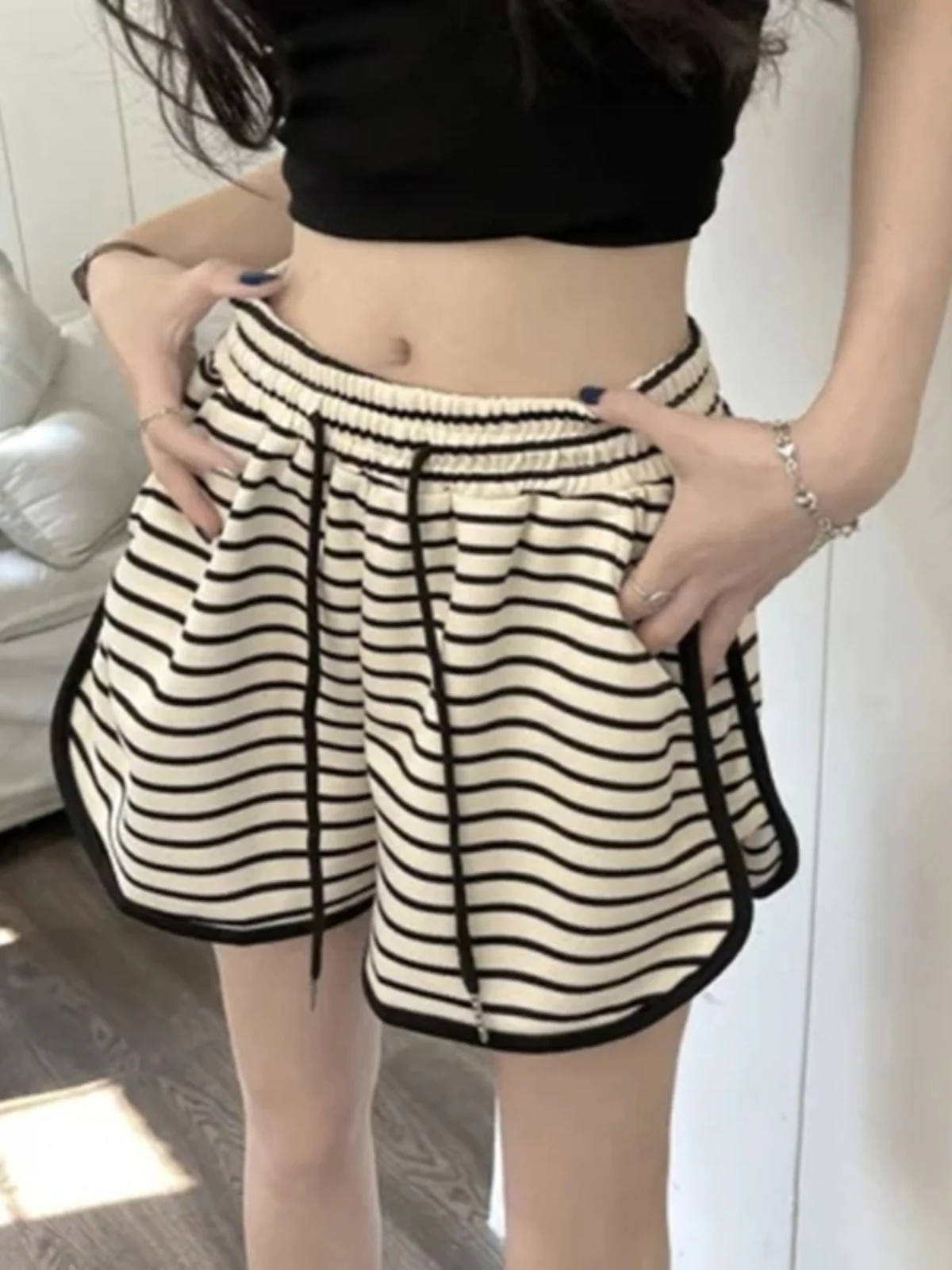 Women's Sporty Stripe Short Pants Loose Wide Leg Summer Casual Slimming Hot Pants Elastic Waist Color Block INS Style Shorts