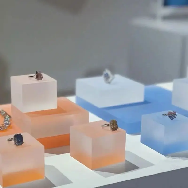 Acrylic Square Display Block Color Polished Cubes Acrylic Jewelry Display Stand for Jewelry Ring Showcase Holder Base Collection