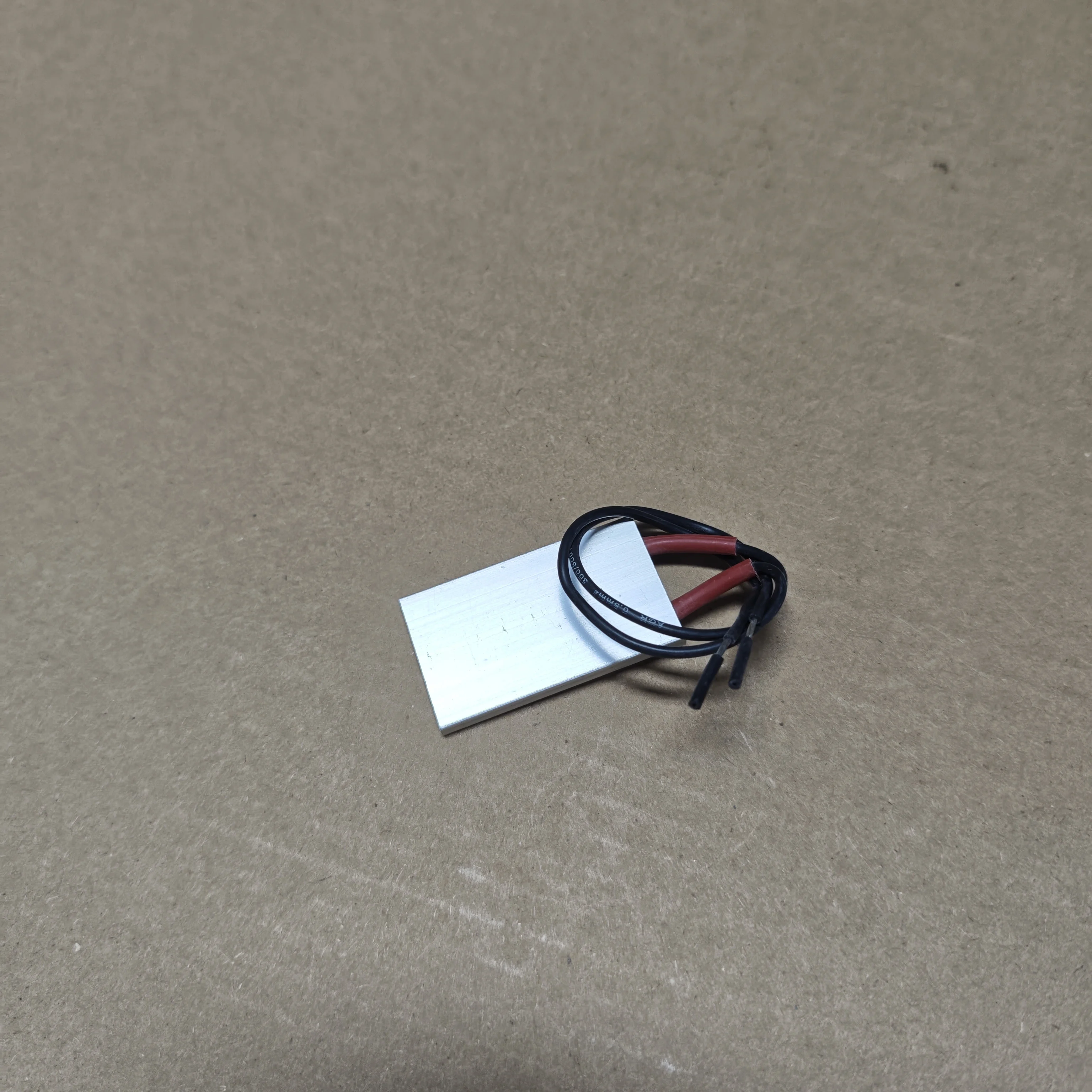 Calentador PTC de 36V/48V, elemento calefactor eléctrico  aluminio  cerámica constante  35x21x5mm