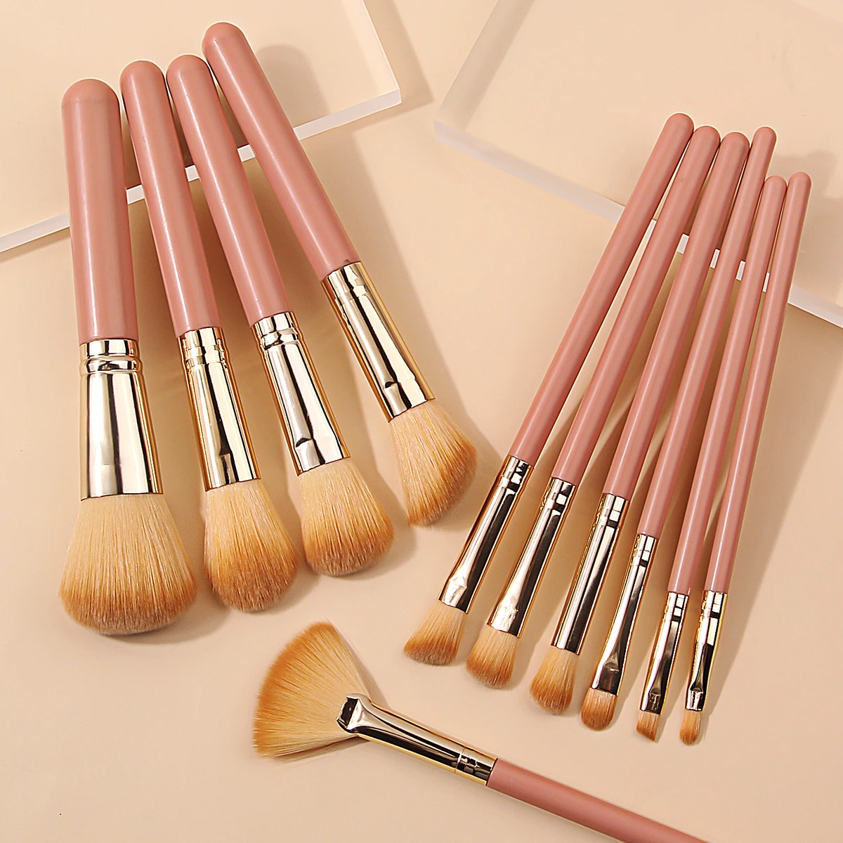 Set di pennelli per trucco da 11 pezzi: pennello morbido per fard, pennello per contorno, pennello per ombretto, pennello a forma di ventaglio, strumenti per pennelli per trucco viso