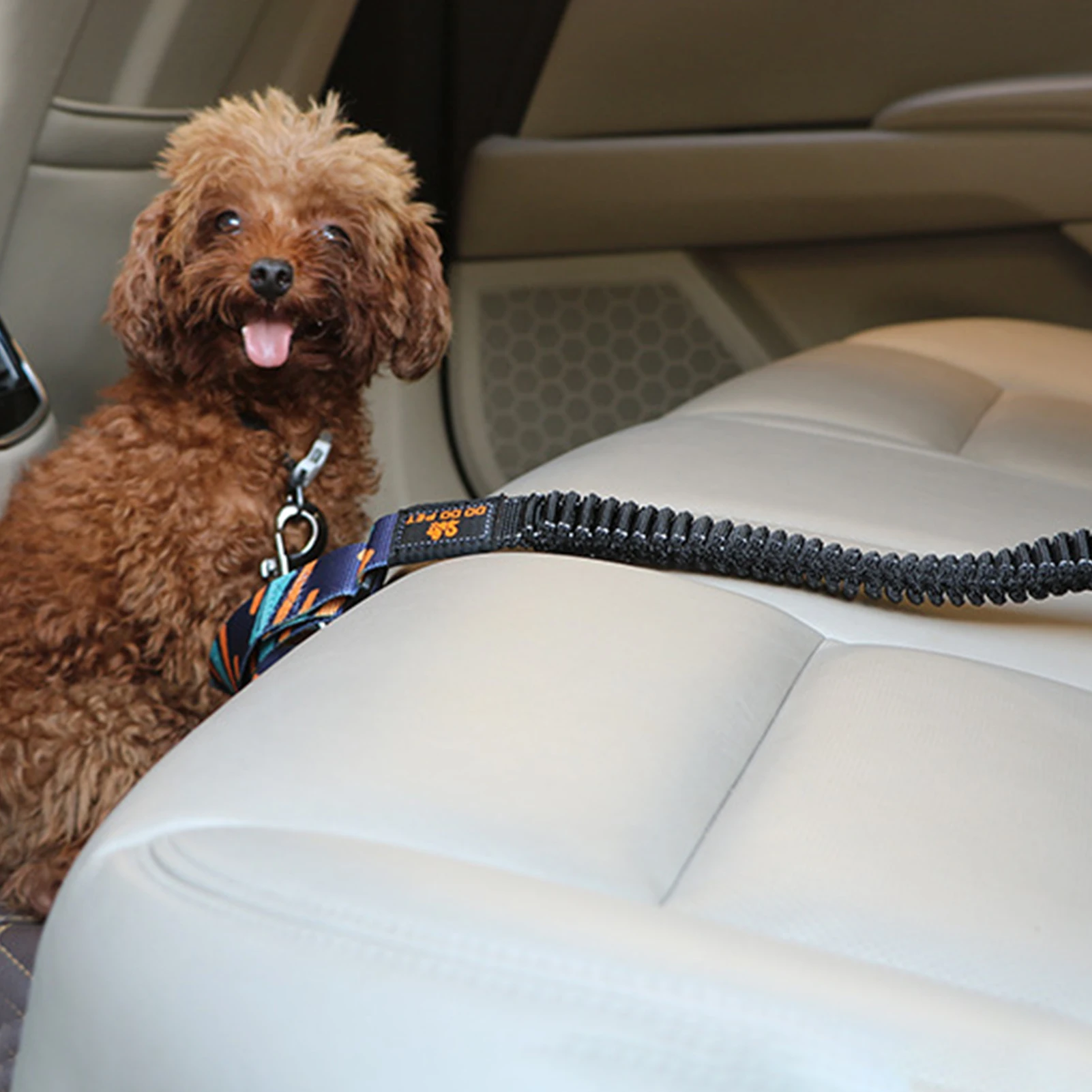 Portable Pet Car Seat Belt Dog Car Safety Leash Large and Medium DogAdjustable Dog Seat Belt with Elastic Bungee Buffer