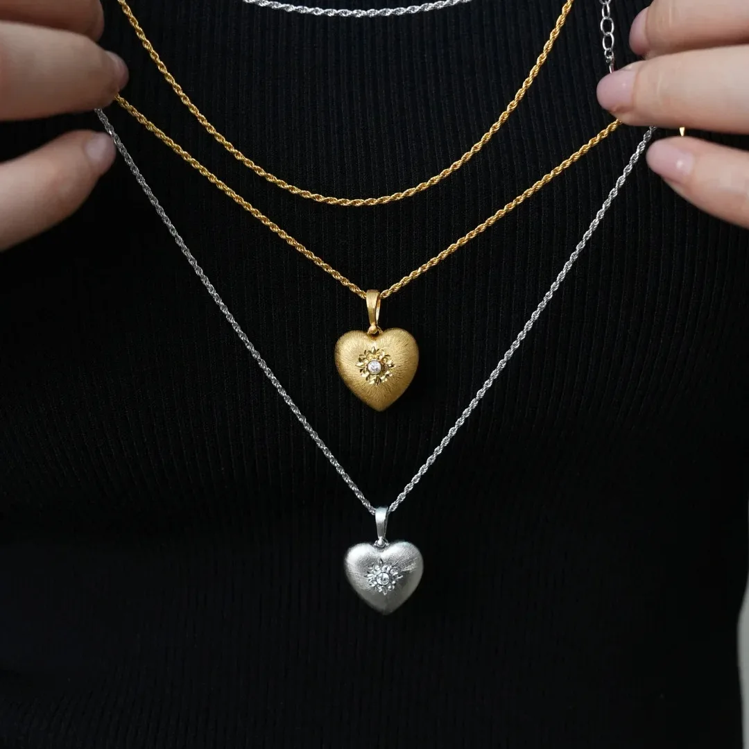 French Style Retro Jewelry Heart-shaped Design Gold Color Pendant Necklaces Handmade Brushed Hollow Clavicle Chain For Women