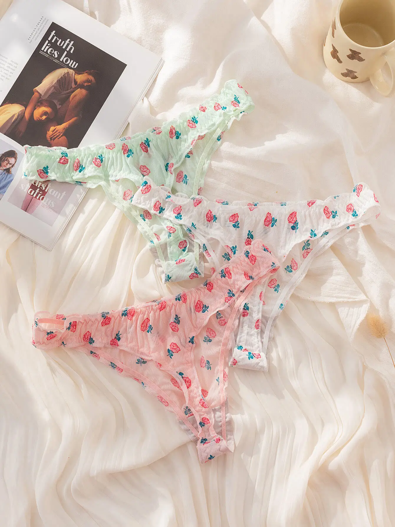 3-Piece Set of Random Color Slightly Transparent Women's Thongs, Seamless and Breathable