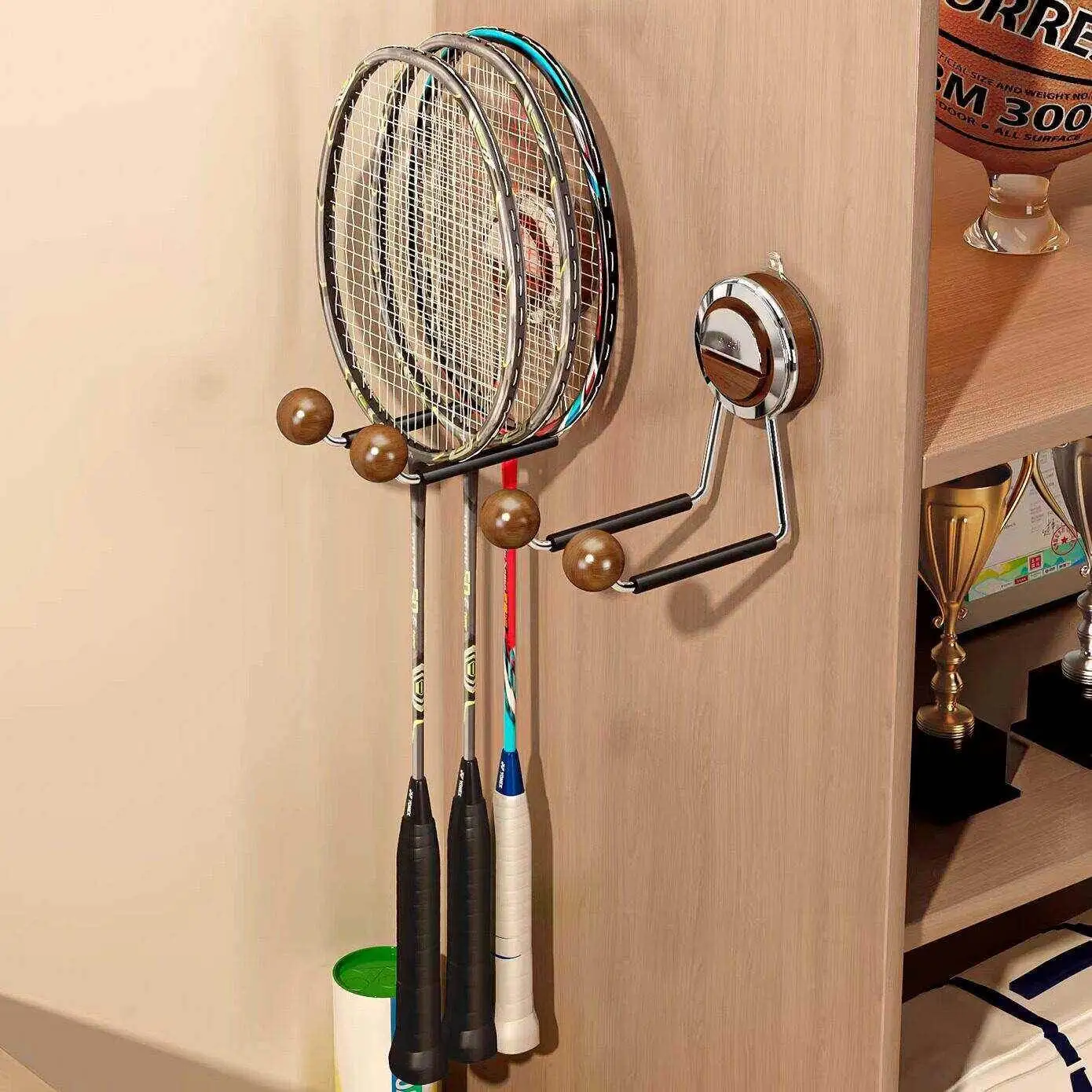 

Badminton Racket Wall Mounted Storage Rack Display Holder Stainless Steel Suction Cup Netball Court Organizer Vintage Style
