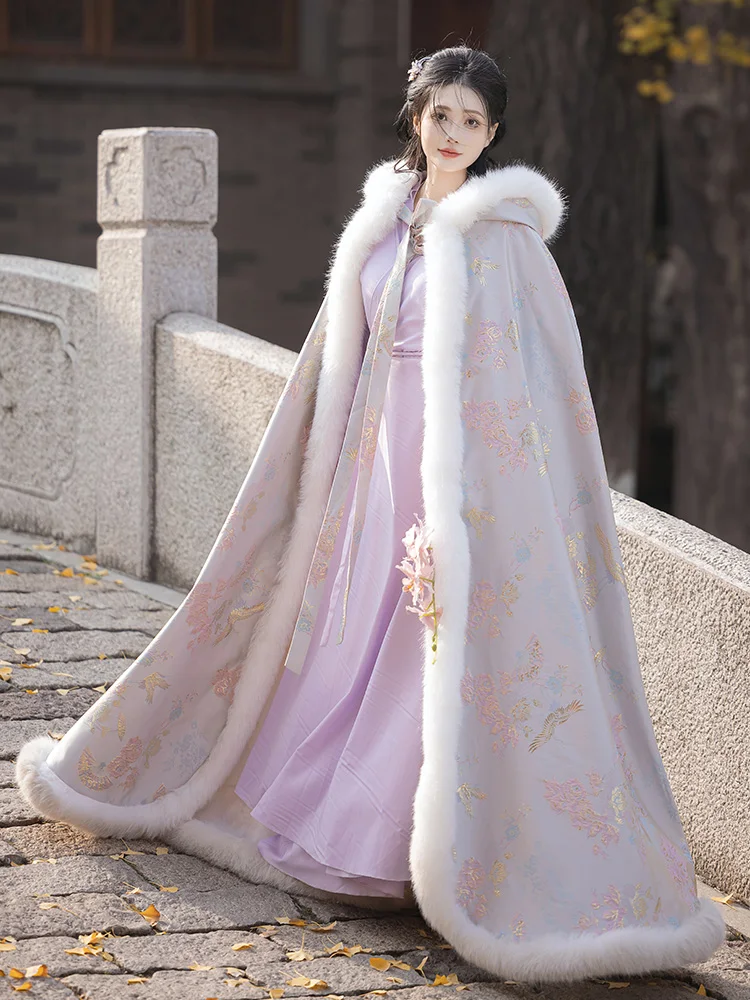 

Ancient Hanfu cape women's autumn and winter coat Chinese style big fur collar piled and thickened warm cape