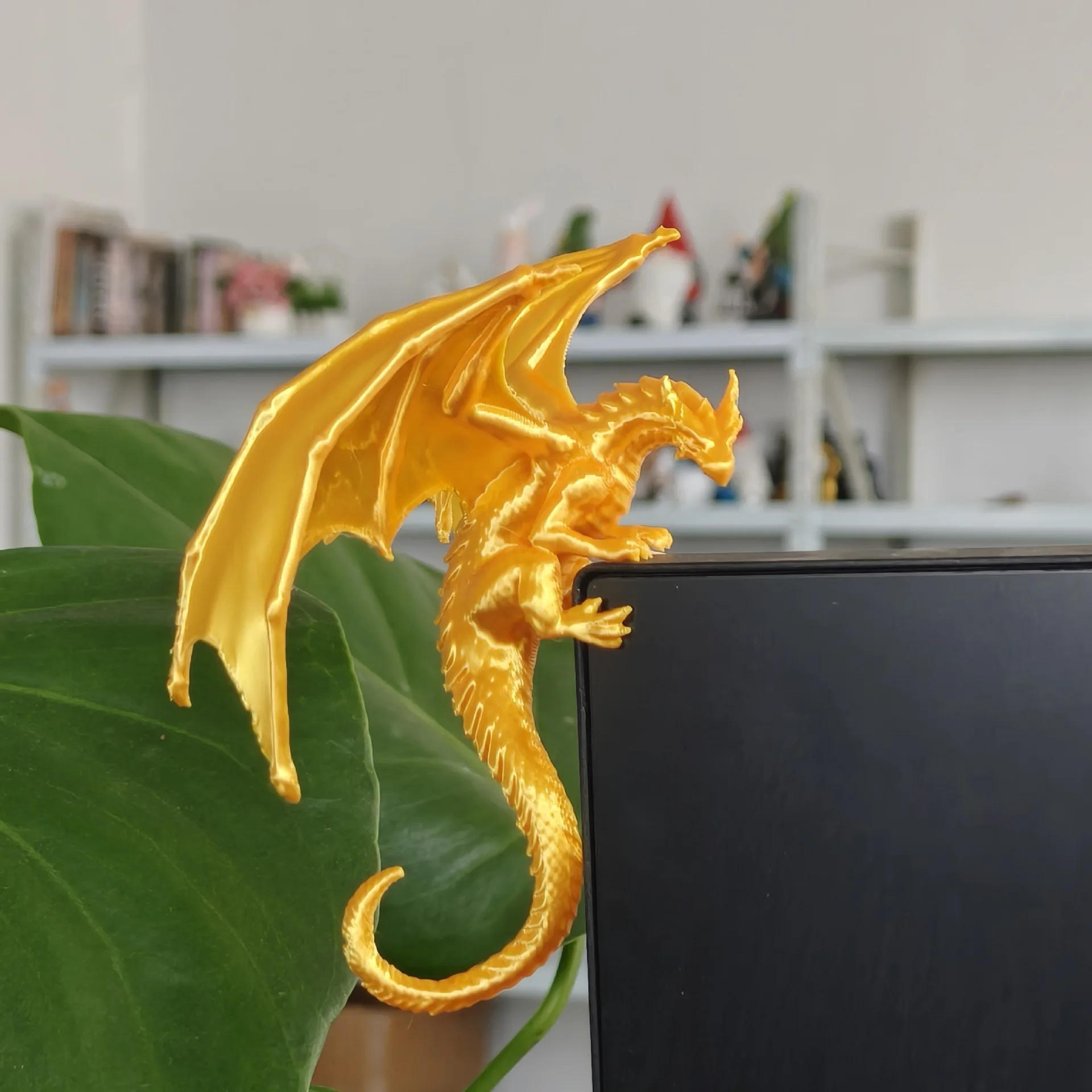 3D Printed Fantasy Climbing Dragon Figurine Dragon Monitor Desk Edge Ornaments Computer Screen Decor Sculpture Decorations Gifts