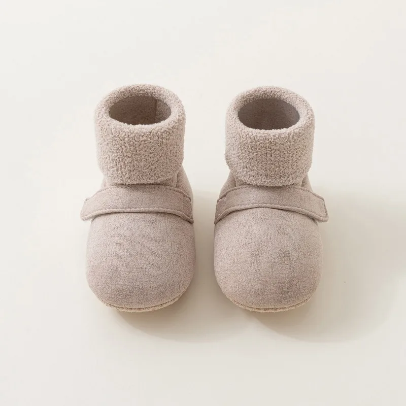 

Осенне-зимняя обувь для новорожденных, обувь для маленьких девочек и мальчиков, удобная обувь из кораллового флиса, детская обувь на мягкой подошве, нескользящая обувь для прогулок для малышей