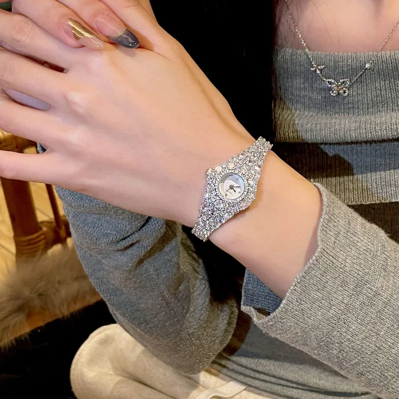 New Gypsy Star Casual Women's Watch Light Luxury High-end Niche High-value Diamond-set Fashion Simple Student Quartz Watch