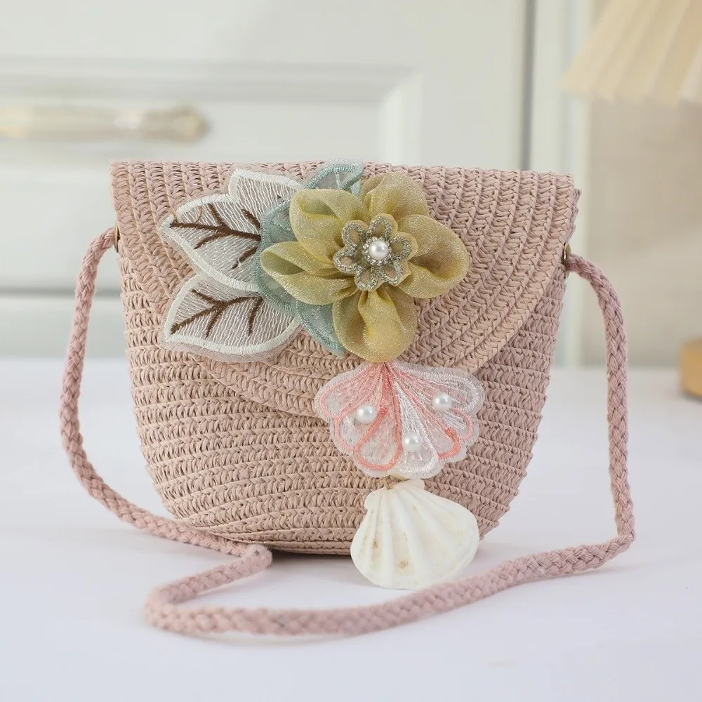 Diamond Design Crossbody Bags Half Round Shape Small Purse Woven Rattan Bag Flap Closure Light Weight Shoulder Bag Casual Wear