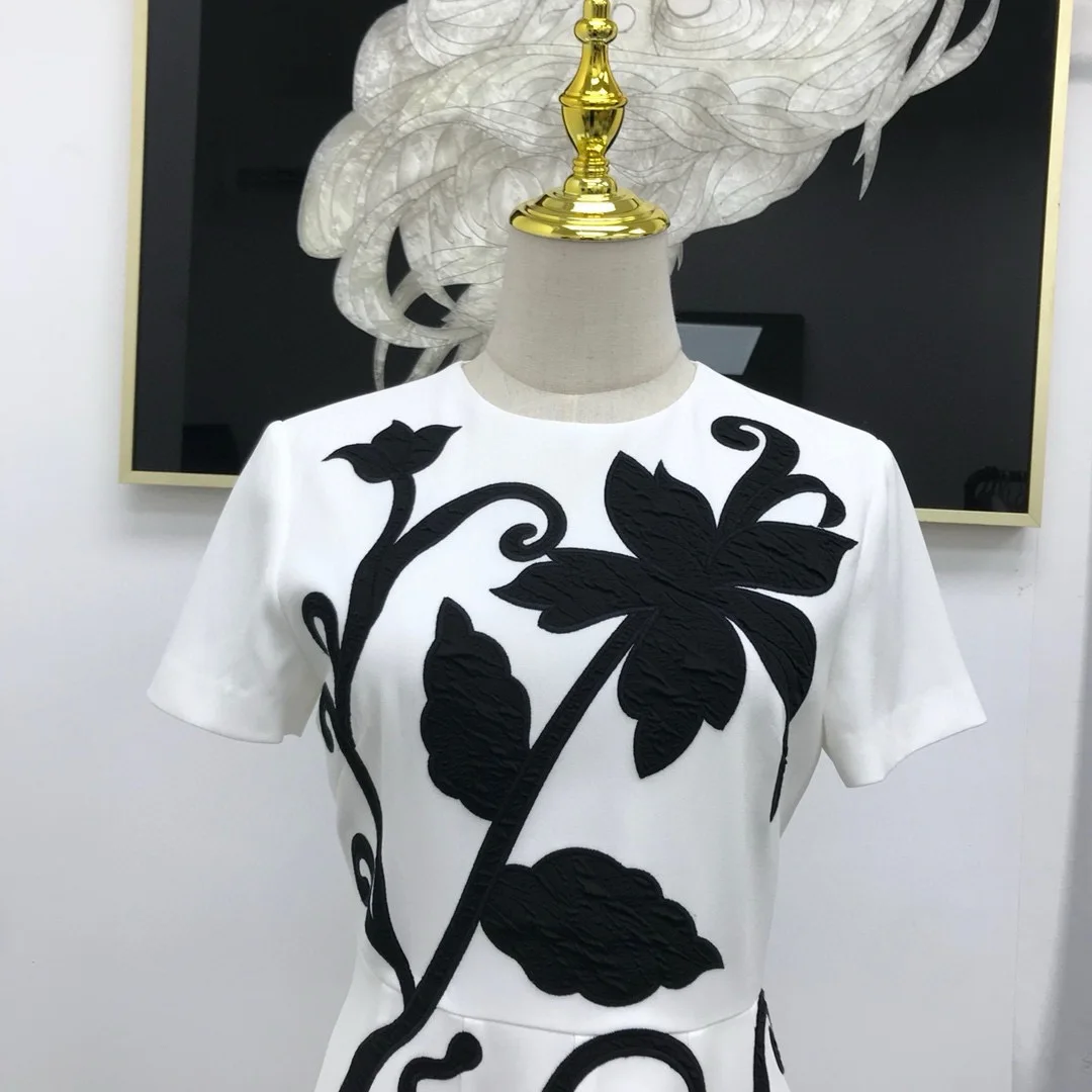 Vestido corto de manga corta con cuello redondo para mujer, minivestido elegante con bordado Floral hecho a mano, Color blanco y negro, alta calidad