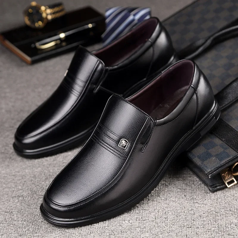 Handmade Shoes Men Loafers Slip On Business Casual Shoes Classic Soft Leather Hombre Breathable Men Shoes Flat Genuine Leather