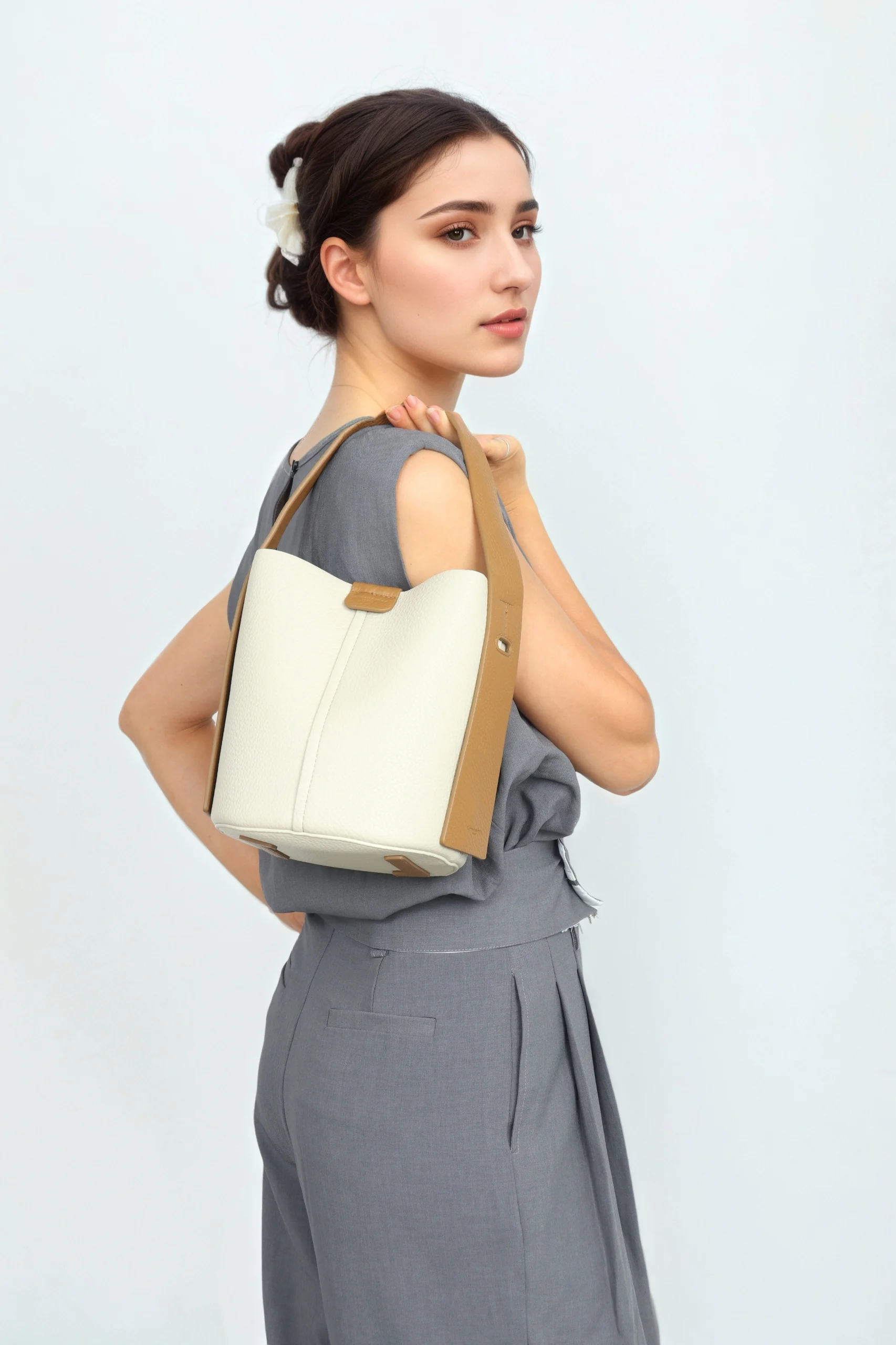 

Design-Inspired Niche Women's Bags 2026 New Model Women's Handbag for Commuting, Large Capacity Shoulder and Crossbody Bag