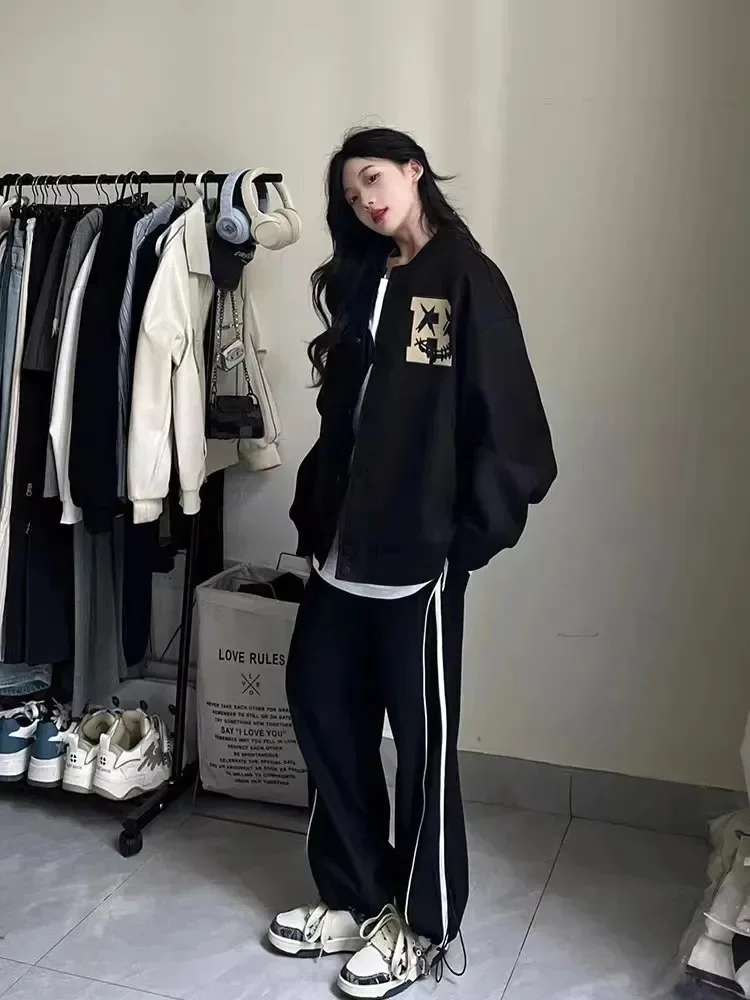 Women 2025 Autumn Black Retro Letter Print Baseball Jacket Loose Versatile Sport Top Long Sleeve Trend Casual Jacket Clothing