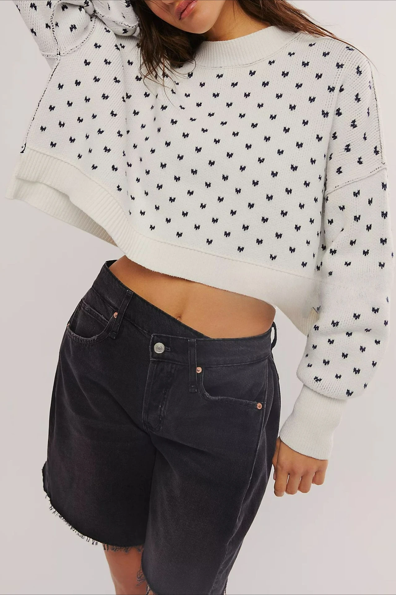 2025 New Autumn and Winter Round Neck Knitted Sweater Short Loose Butterfly Pullover Sweater Women's Clothing