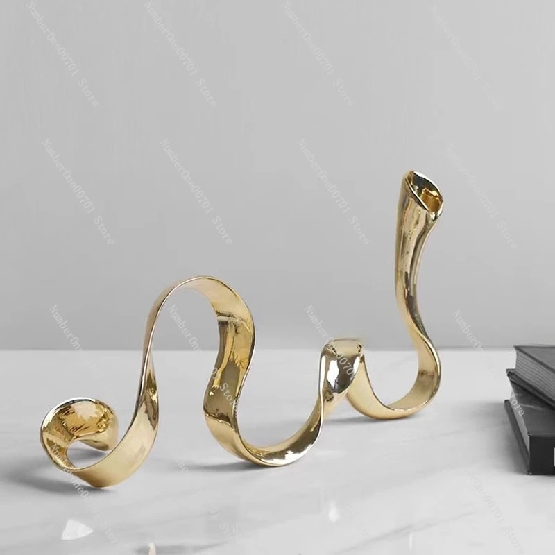 

Modern Light Luxury Metal Geometric Ribbon Creative Candle Holder Ornament Living Room Decoration Dining Tabletop