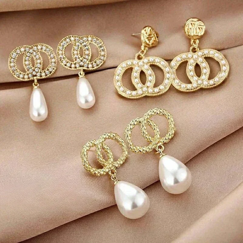 

Classic Small Fragrance Pearl Earrings Ins Fashion Temperament Fragrant Grandma Earrings Light Luxury Design Sense Letters