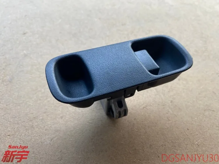 PAJERO3 V70V60 LOCK,GLOVEBOX LID UPPER MR402499 GENUINE