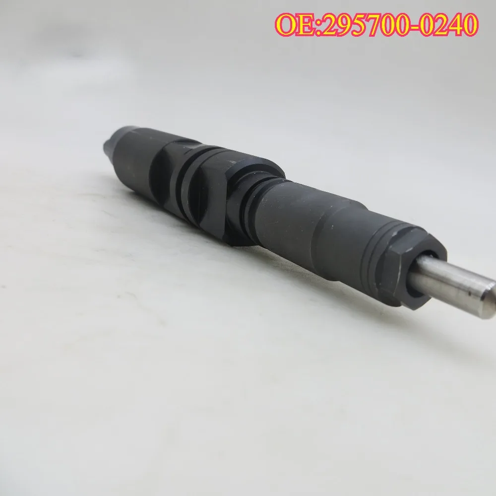 Original High Quality New For  295700-0240 RE561749 Common Rail Fuel Injector Tractor 4045 engine