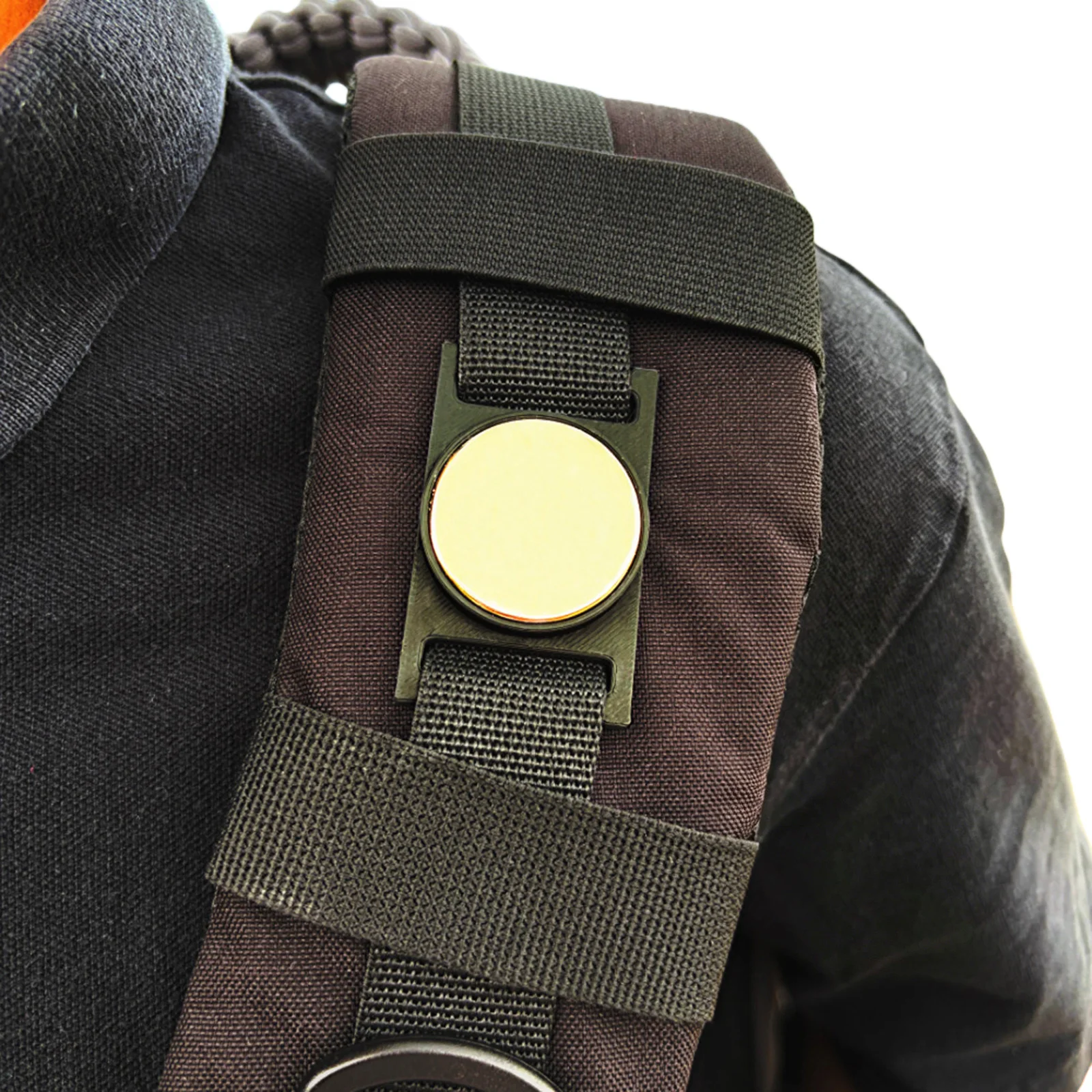 53 X 32mm Magnetic Backpack Clip Double Opening Buckle Structure Quick Access To Steel Balls for Outdoor Survival Hunt Games