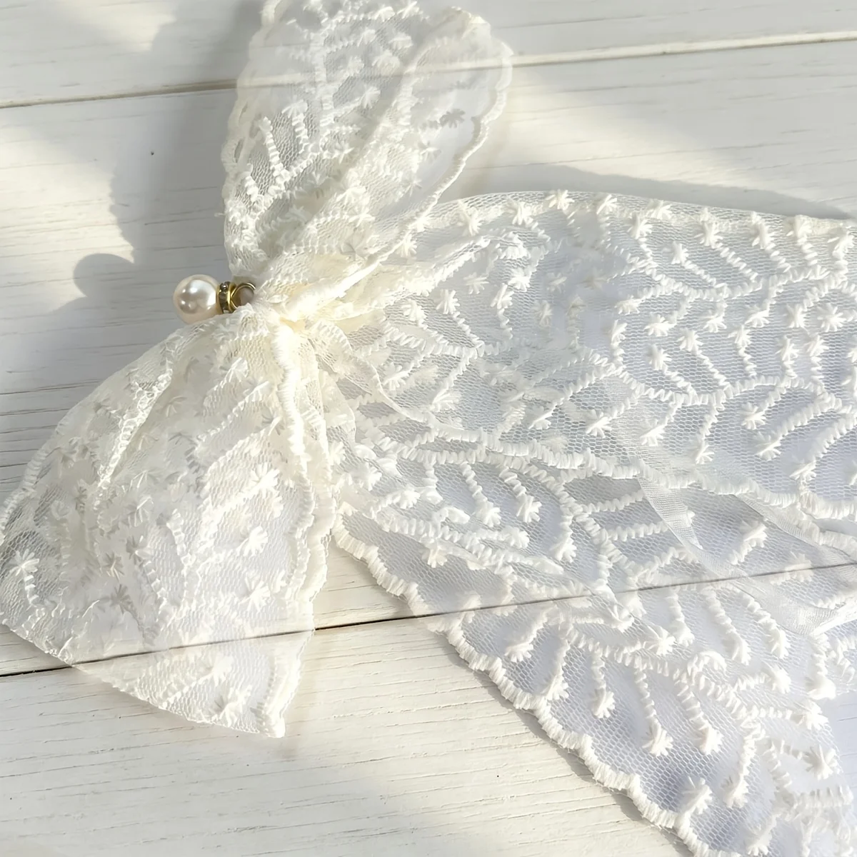 2pcs French Bohemian Lace Curtain Tiebacks with Pearl Pendants & Hollow Embroidery - Cream Sheer Holders Suitable for Bedroom